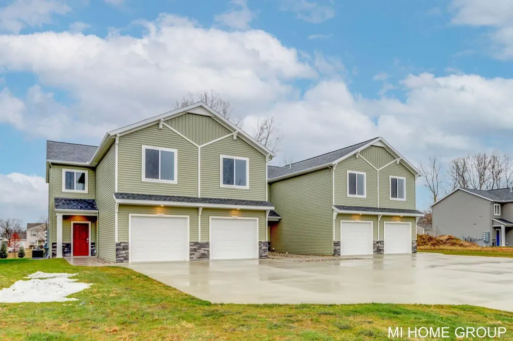 13676 Signature Drive Holland Charter Township MI 49424