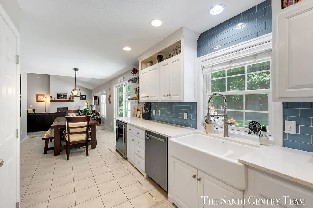 15055 Oakland Street Spring Lake Township MI 49456