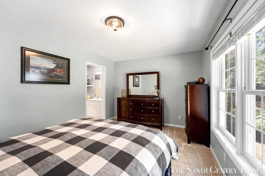 15055 Oakland Street Spring Lake Township MI 49456