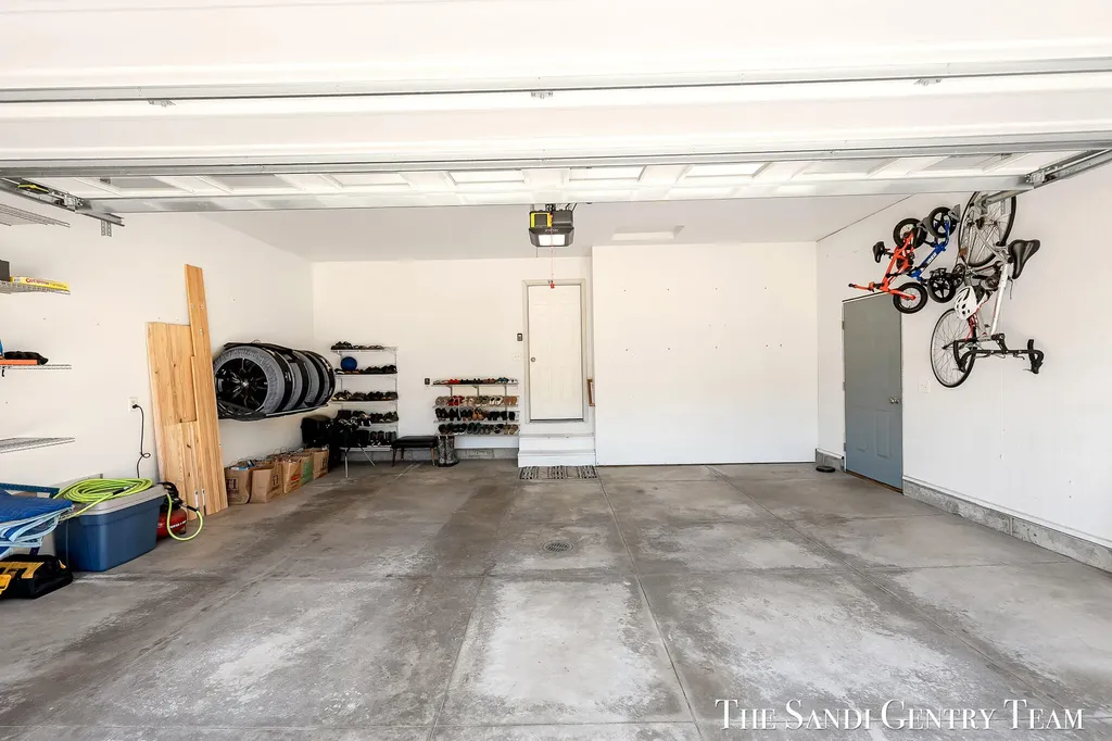 15055 Oakland Street Spring Lake Township MI 49456