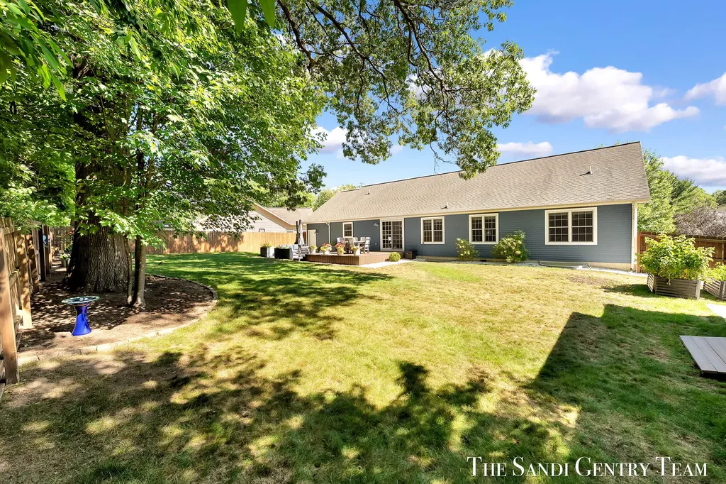 15055 Oakland Street Spring Lake Township MI 49456