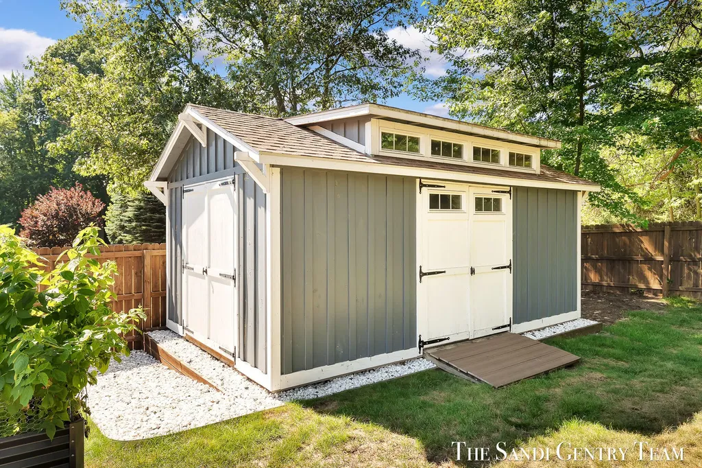 15055 Oakland Street Spring Lake Township MI 49456
