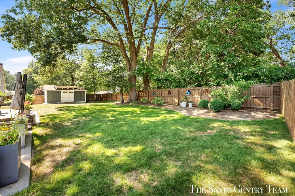 15055 Oakland Street Spring Lake Township MI 49456