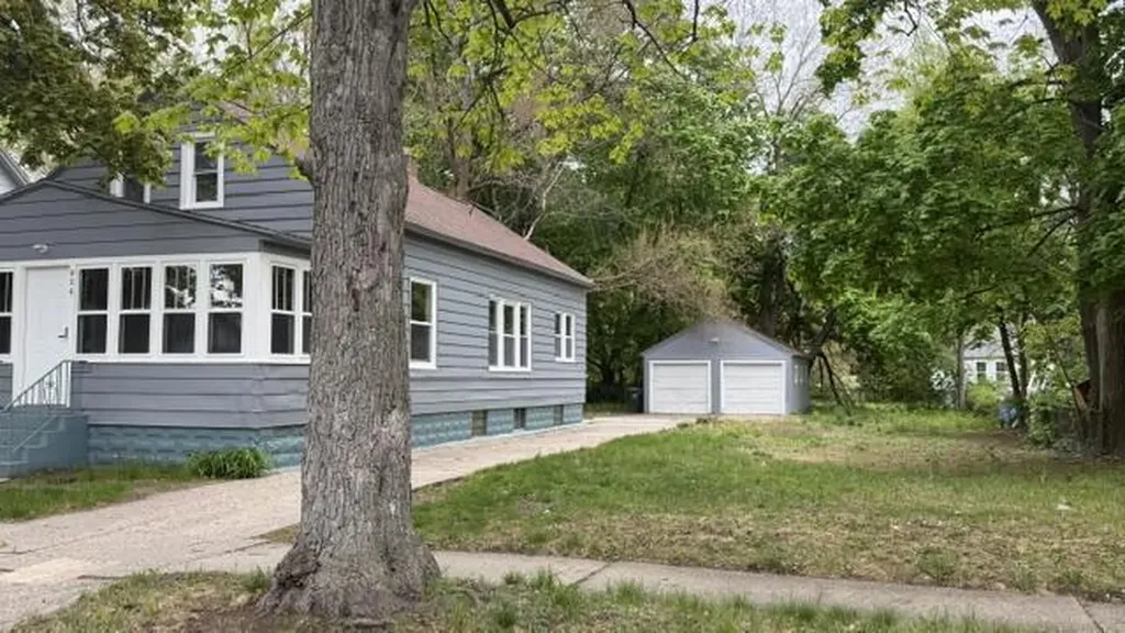 926 Williams Street Muskegon City MI 49442