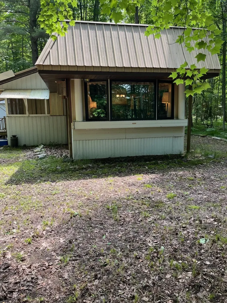 2355 Orchard Landing Road Brown Township MI 49619