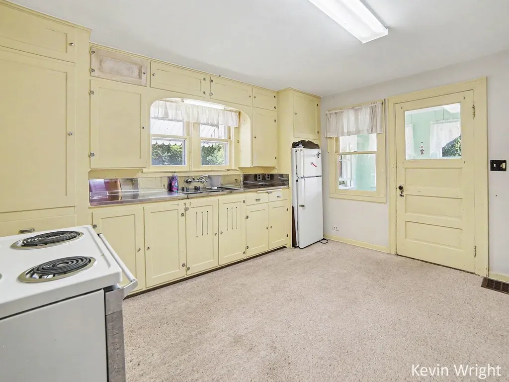 14337 State Road Crockery Township MI 49448