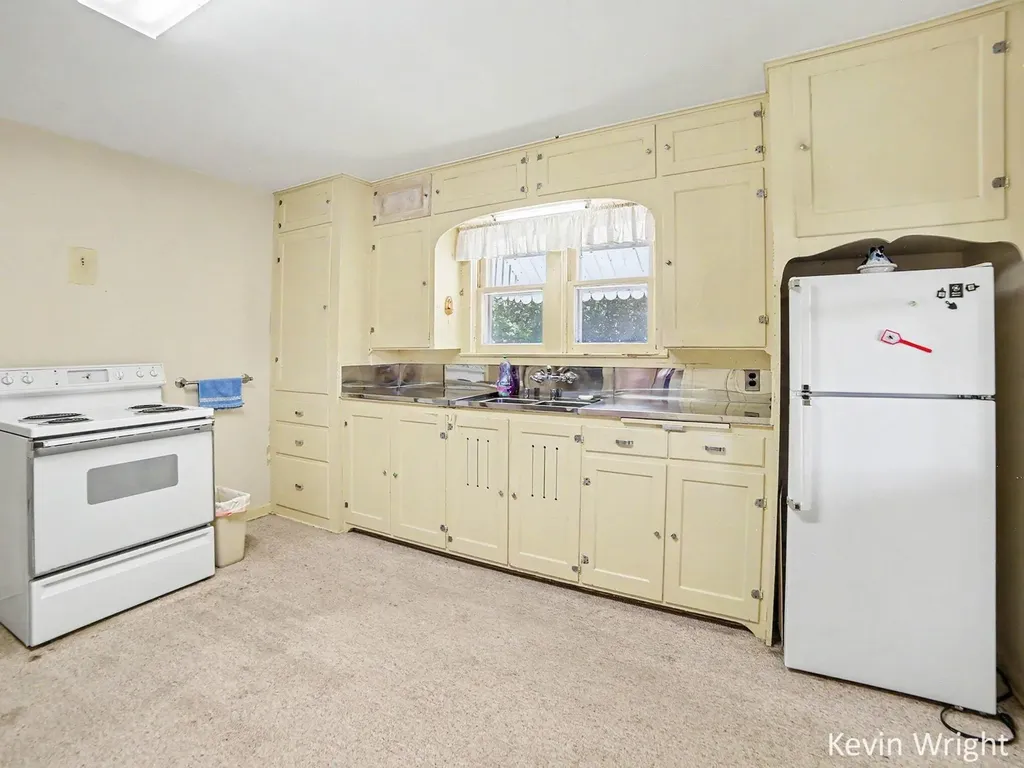 14337 State Road Crockery Township MI 49448