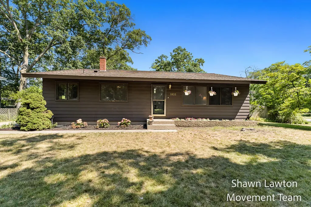 1832 Southwood Avenue Norton Shores City MI 49441