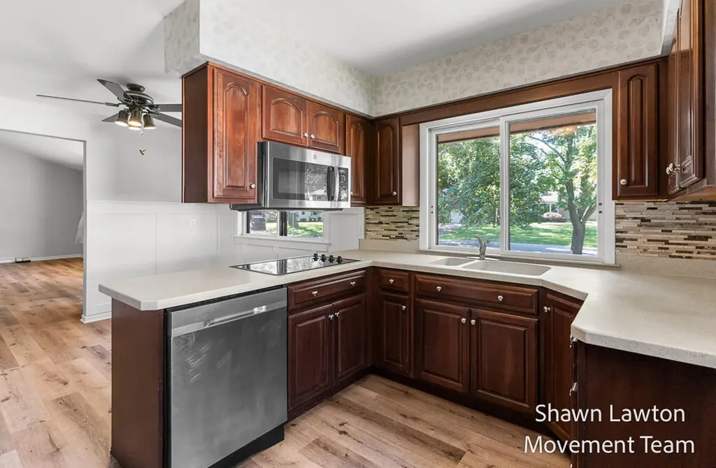 1832 Southwood Avenue Norton Shores City MI 49441