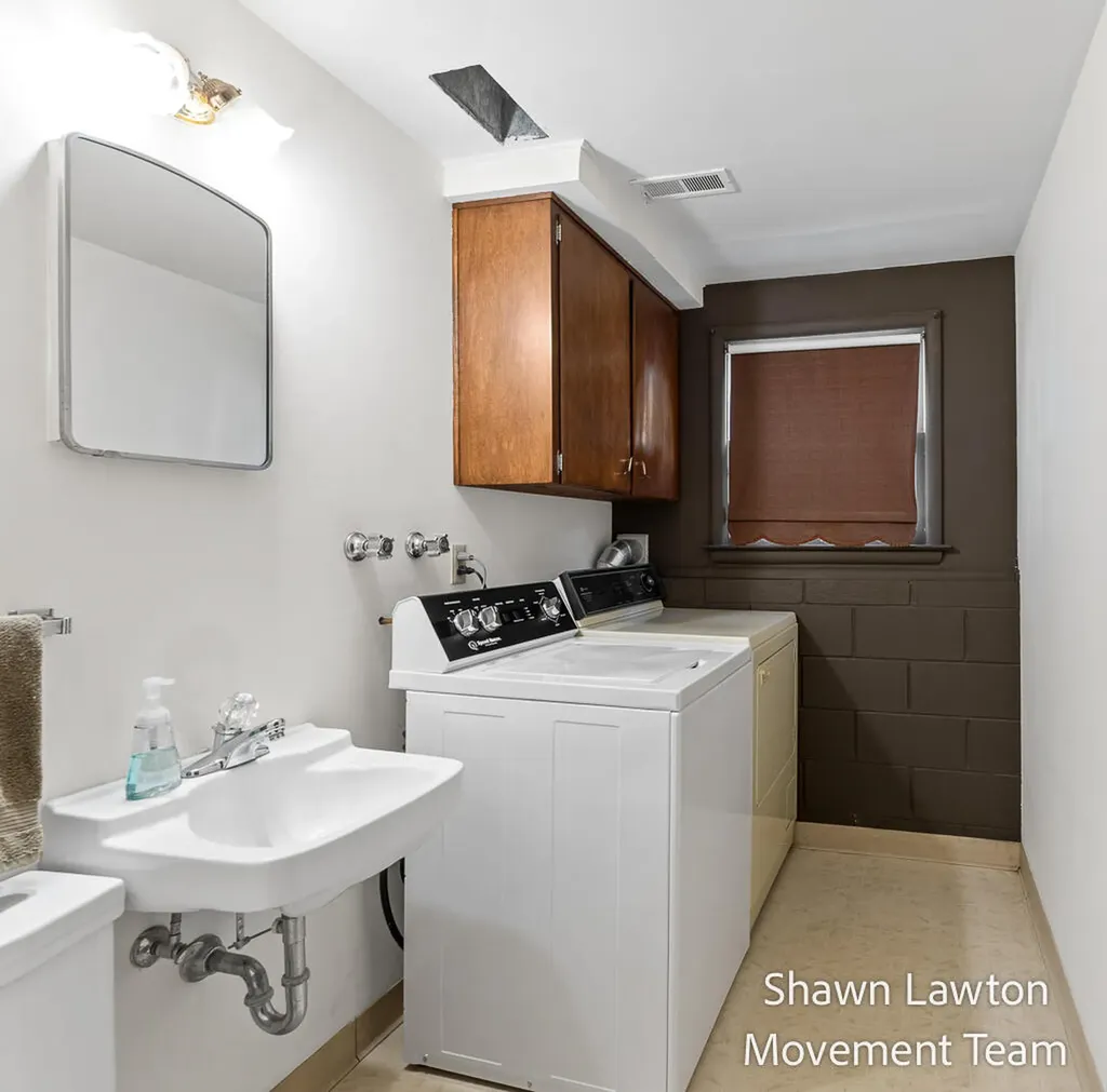 1832 Southwood Avenue Norton Shores City MI 49441