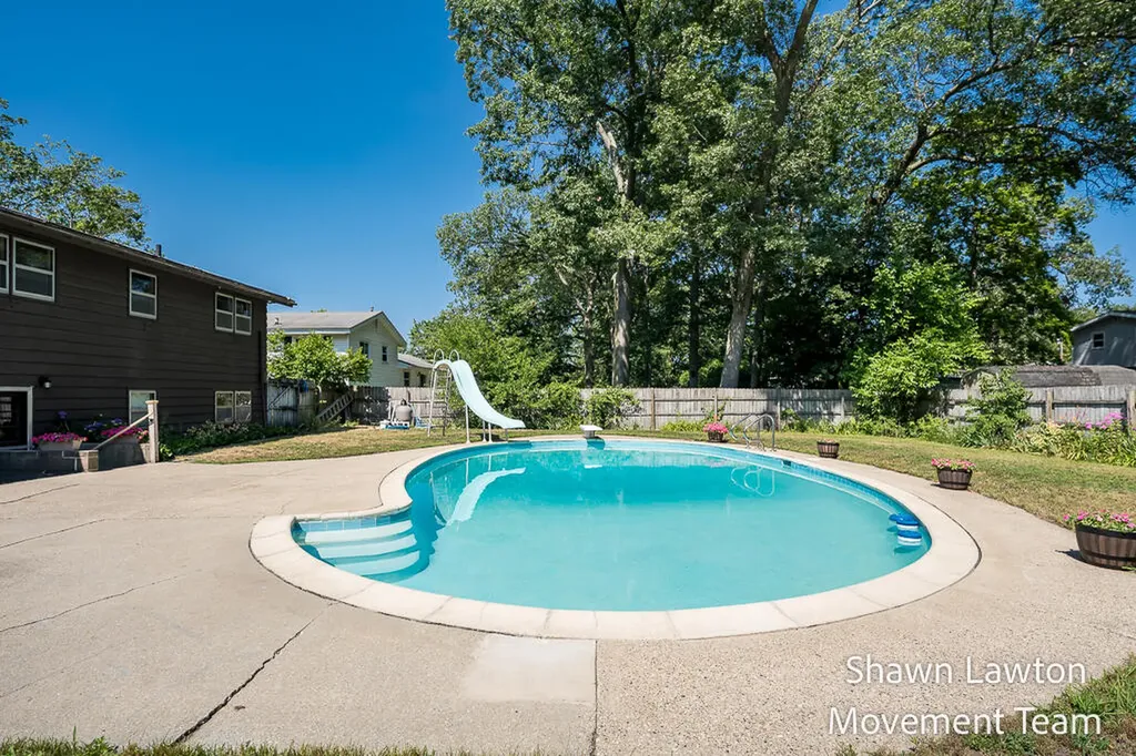 1832 Southwood Avenue Norton Shores City MI 49441