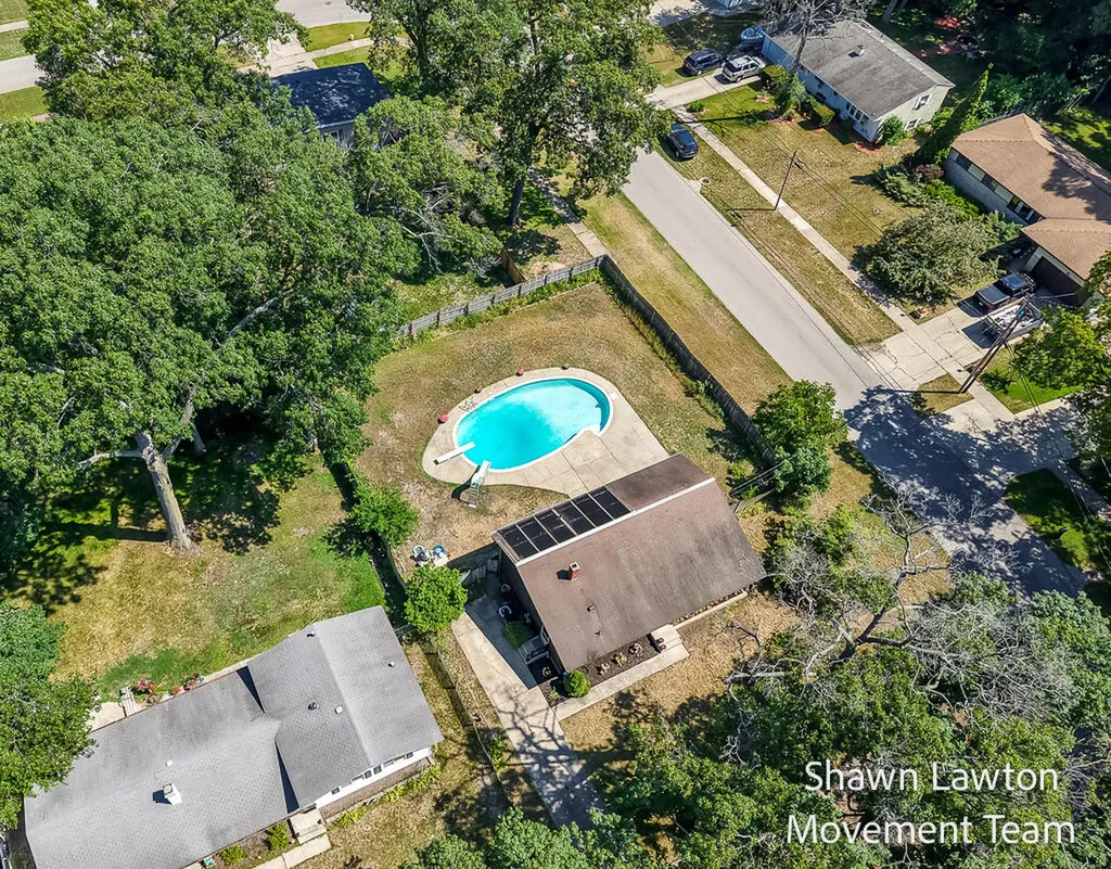 1832 Southwood Avenue Norton Shores City MI 49441