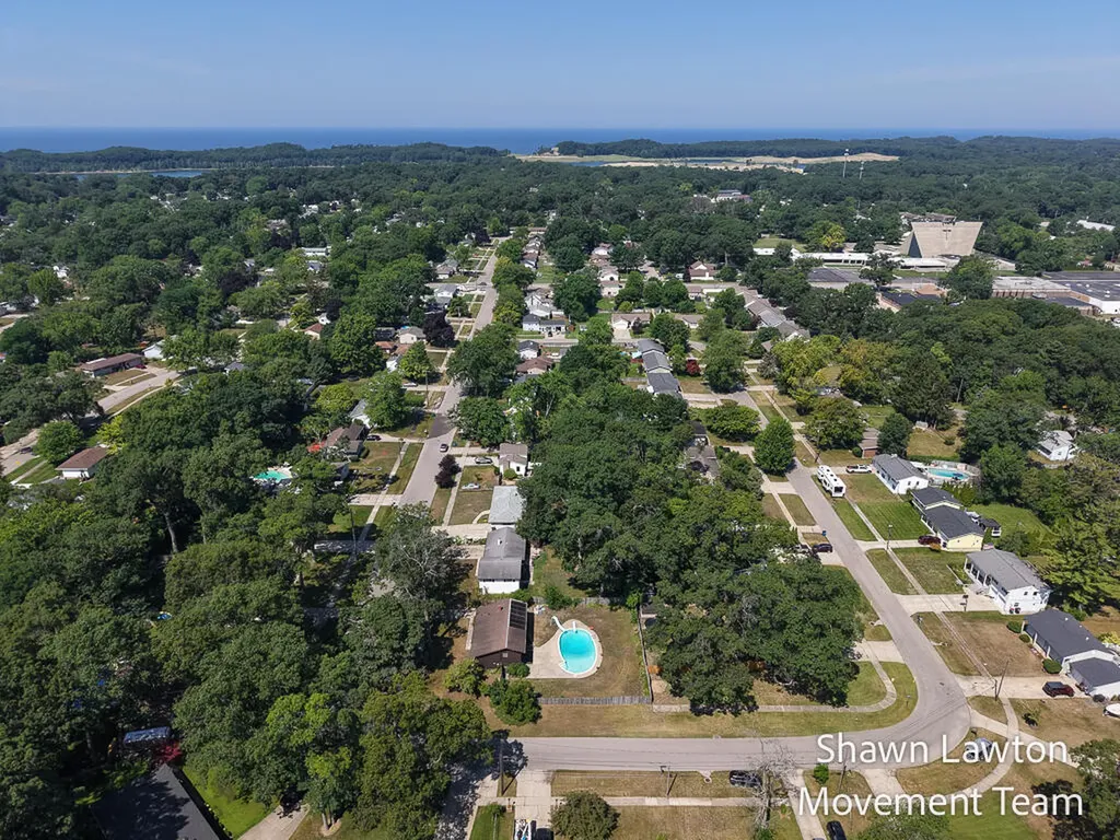 1832 Southwood Avenue Norton Shores City MI 49441