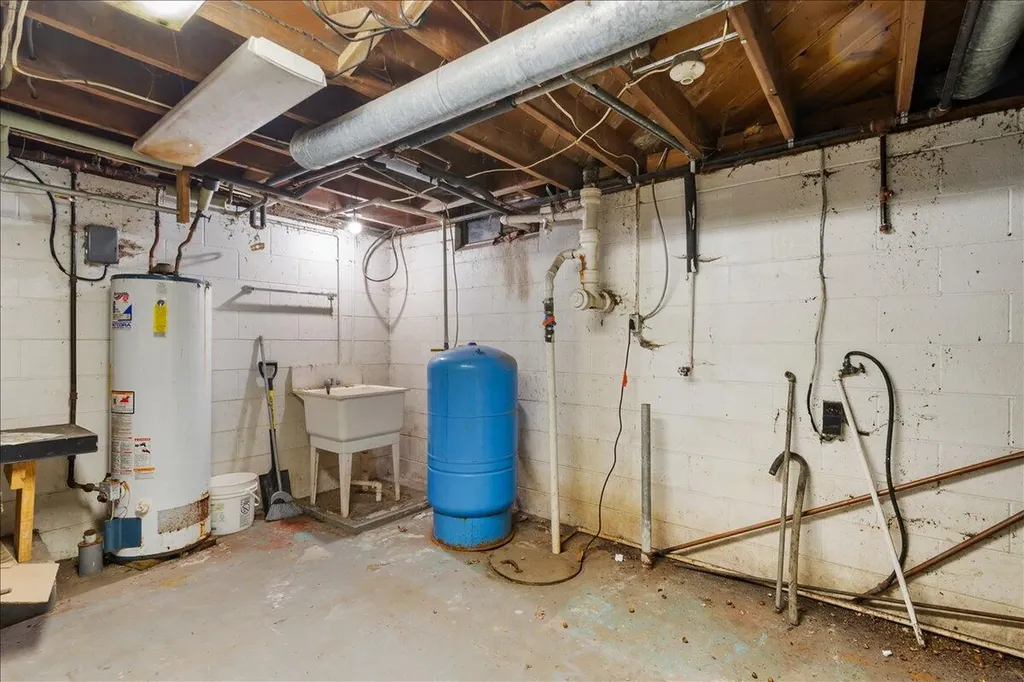 3480 64th Street Saugatuck Township MI 49453