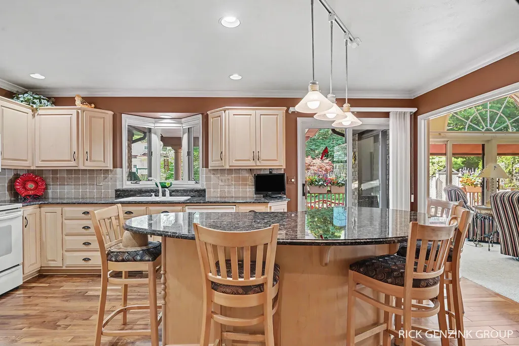 400 W 35th Street Holland City MI 49423