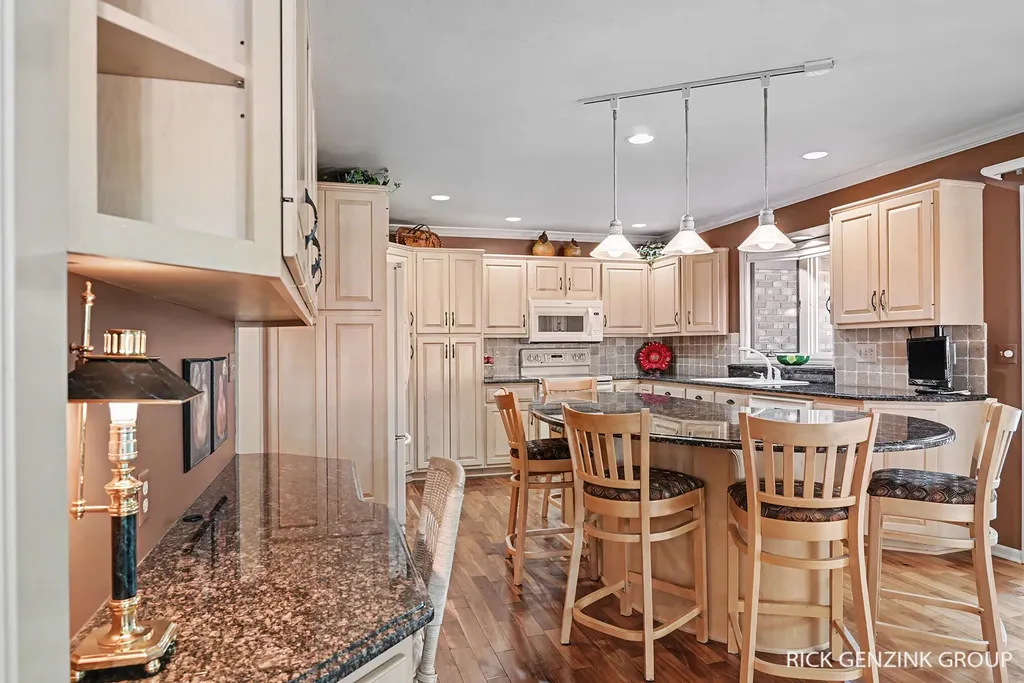 400 W 35th Street Holland City MI 49423