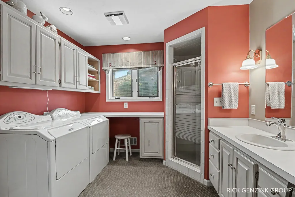 400 W 35th Street Holland City MI 49423