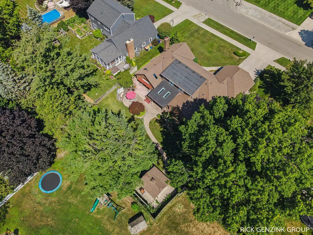 400 W 35th Street Holland City MI 49423