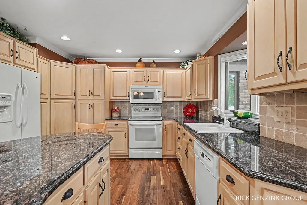 400 W 35th Street Holland City MI 49423