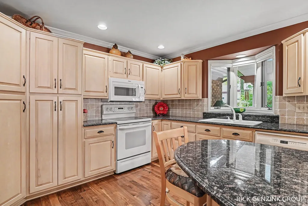 400 W 35th Street Holland City MI 49423