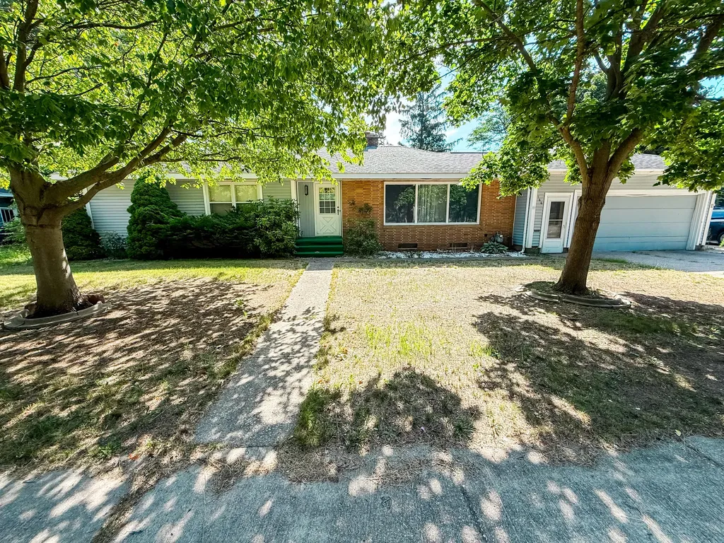 744 S Quarterline Road Muskegon Charter Township MI 49442