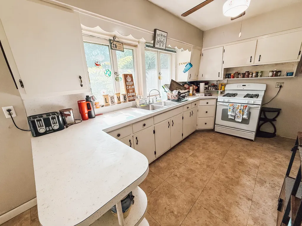 744 S Quarterline Road Muskegon Charter Township MI 49442
