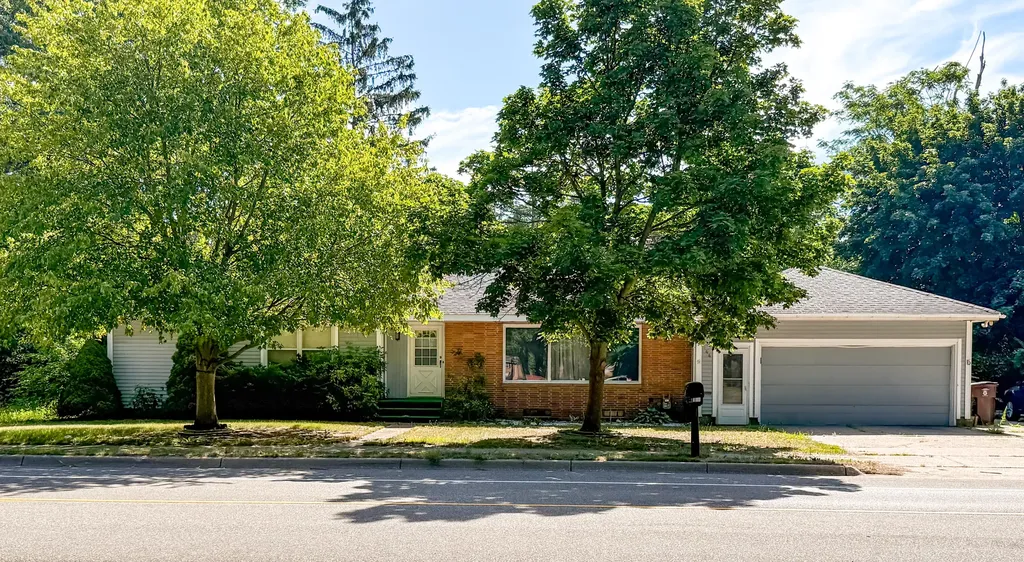 744 S Quarterline Road Muskegon Charter Township MI 49442