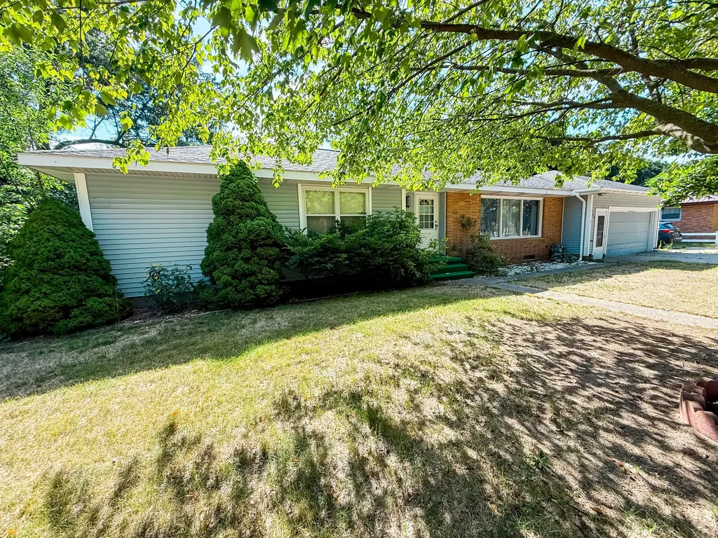 744 S Quarterline Road Muskegon Charter Township MI 49442