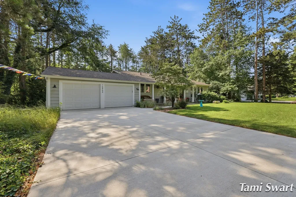 16864 Timber Dunes Drive Grand Haven Charter Township MI 49417
