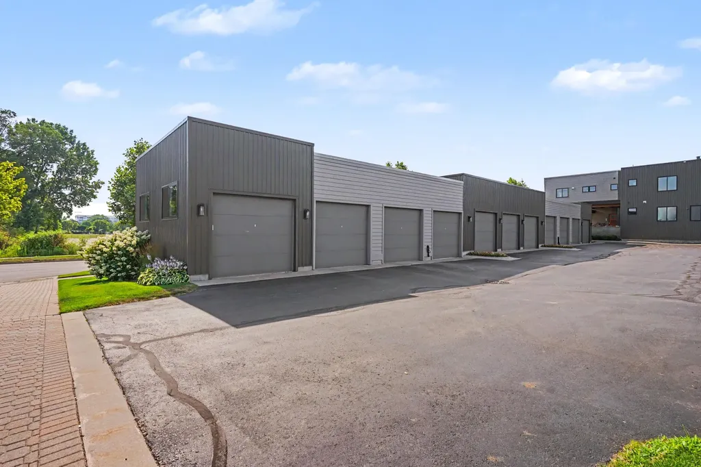 110 Central Avenue Holland City MI 49423