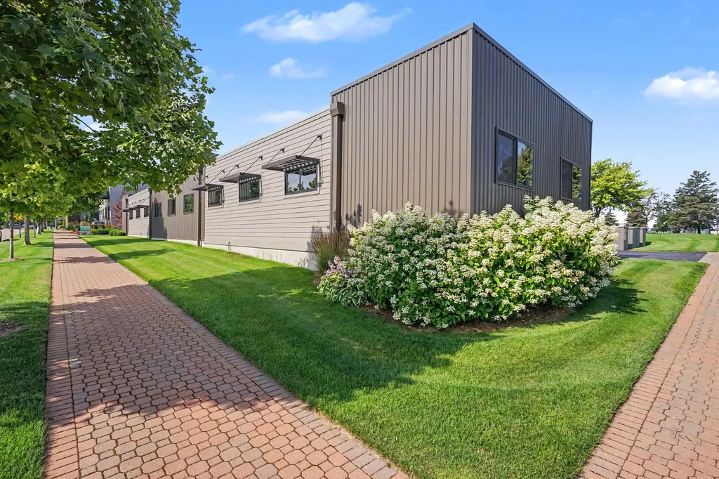 110 Central Avenue Holland City MI 49423