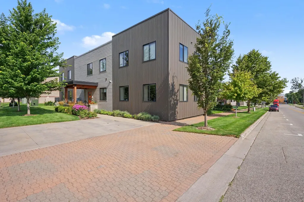 110 Central Avenue Holland City MI 49423