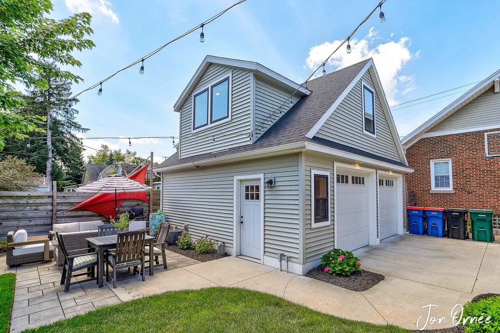 8 E Central Avenue Zeeland City MI 49464