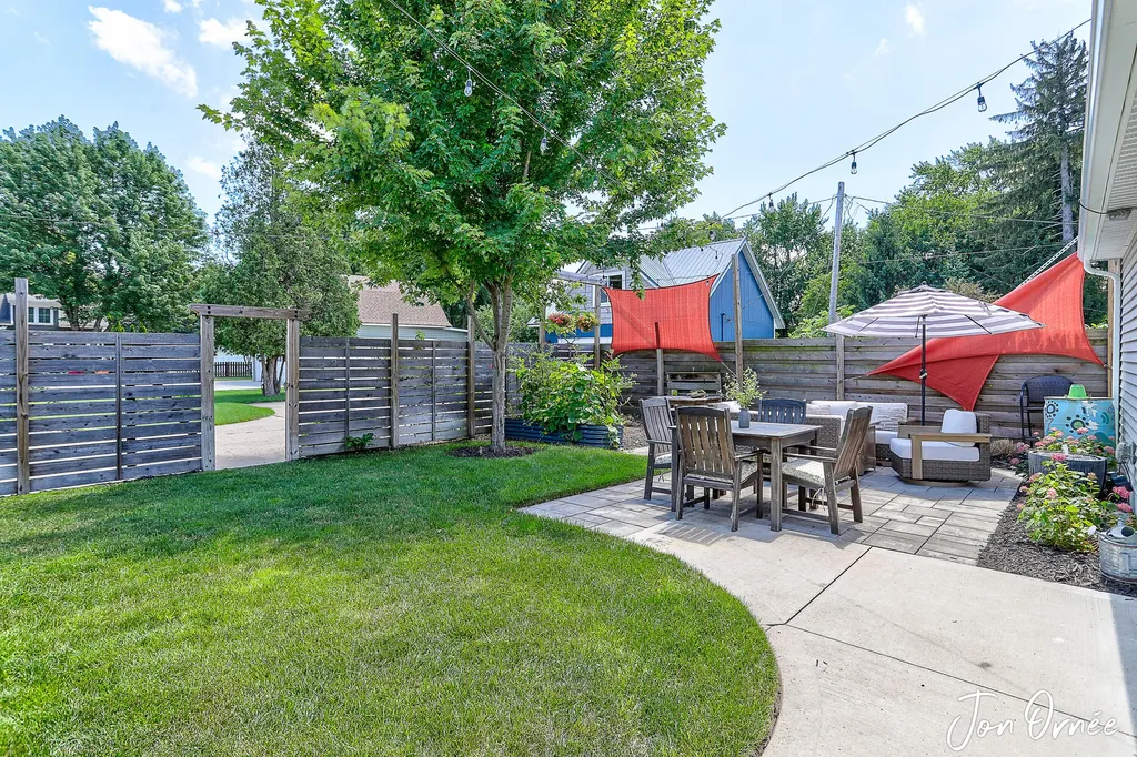 8 E Central Avenue Zeeland City MI 49464