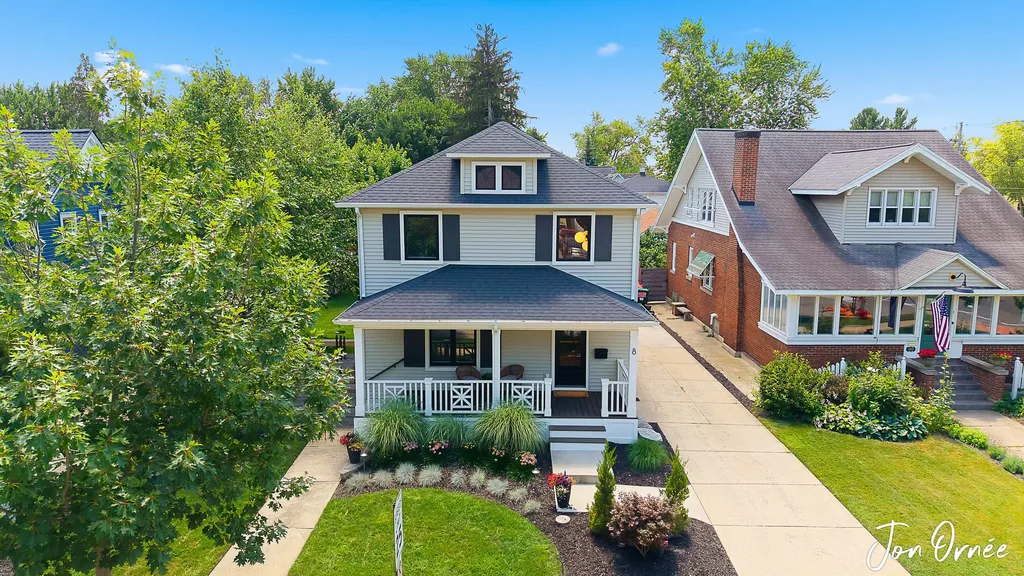 8 E Central Avenue Zeeland City MI 49464