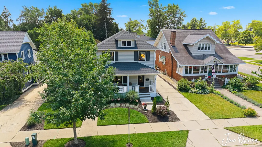 8 E Central Avenue Zeeland City MI 49464