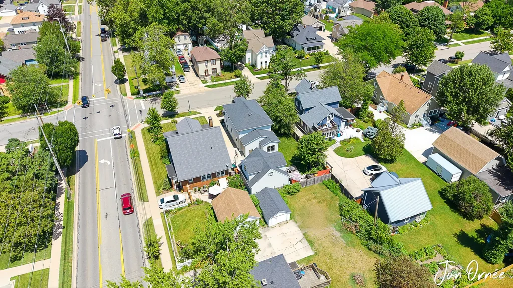 8 E Central Avenue Zeeland City MI 49464