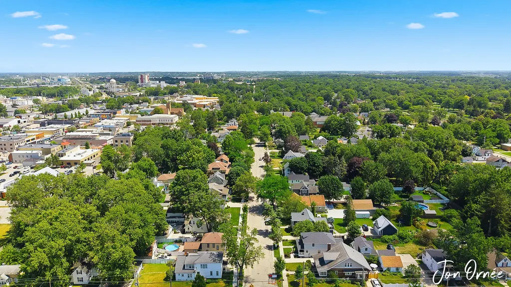 8 E Central Avenue Zeeland City MI 49464