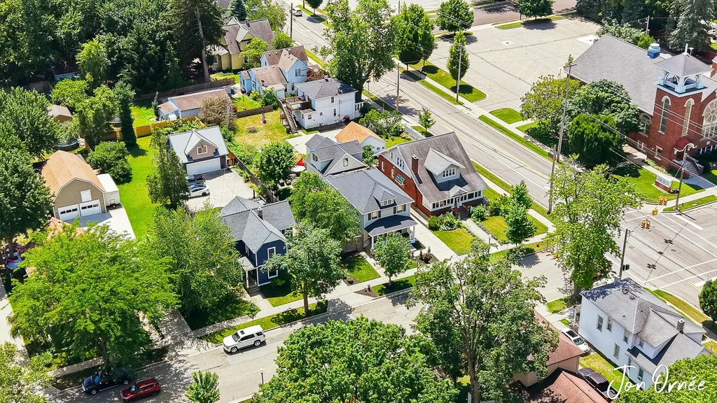 8 E Central Avenue Zeeland City MI 49464
