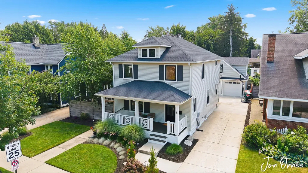 8 E Central Avenue Zeeland City MI 49464