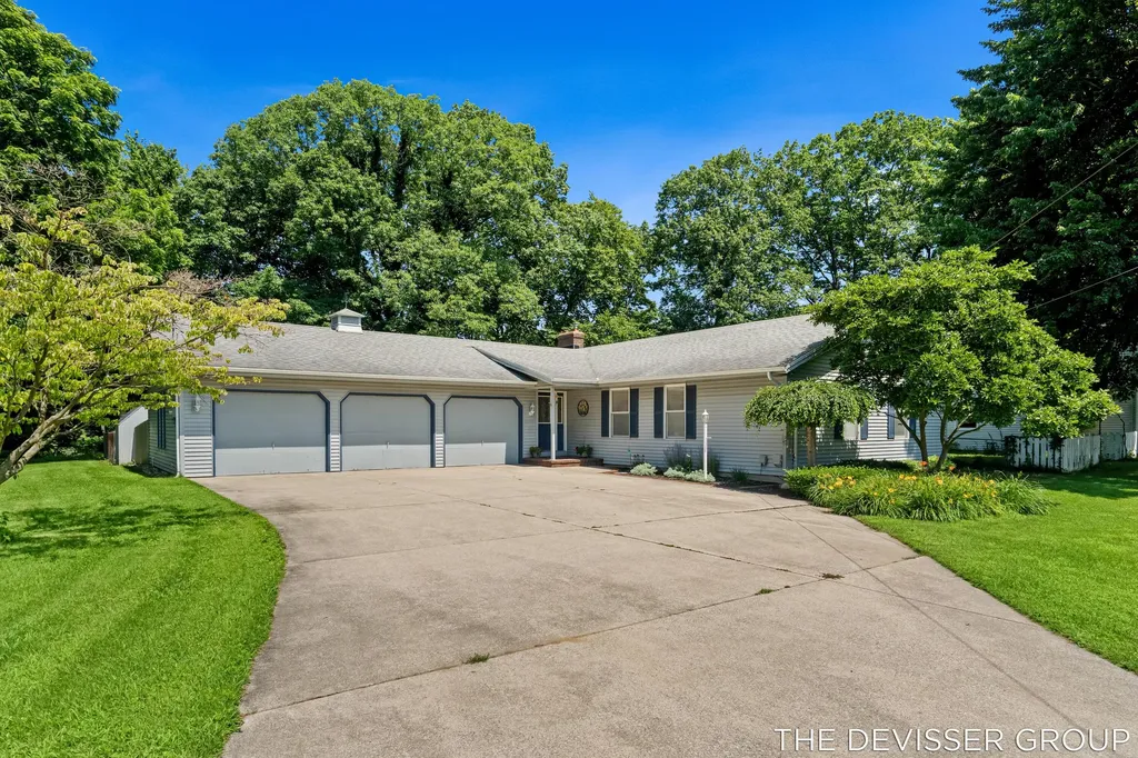14289 Essenburg Drive Holland Charter Township MI 49424
