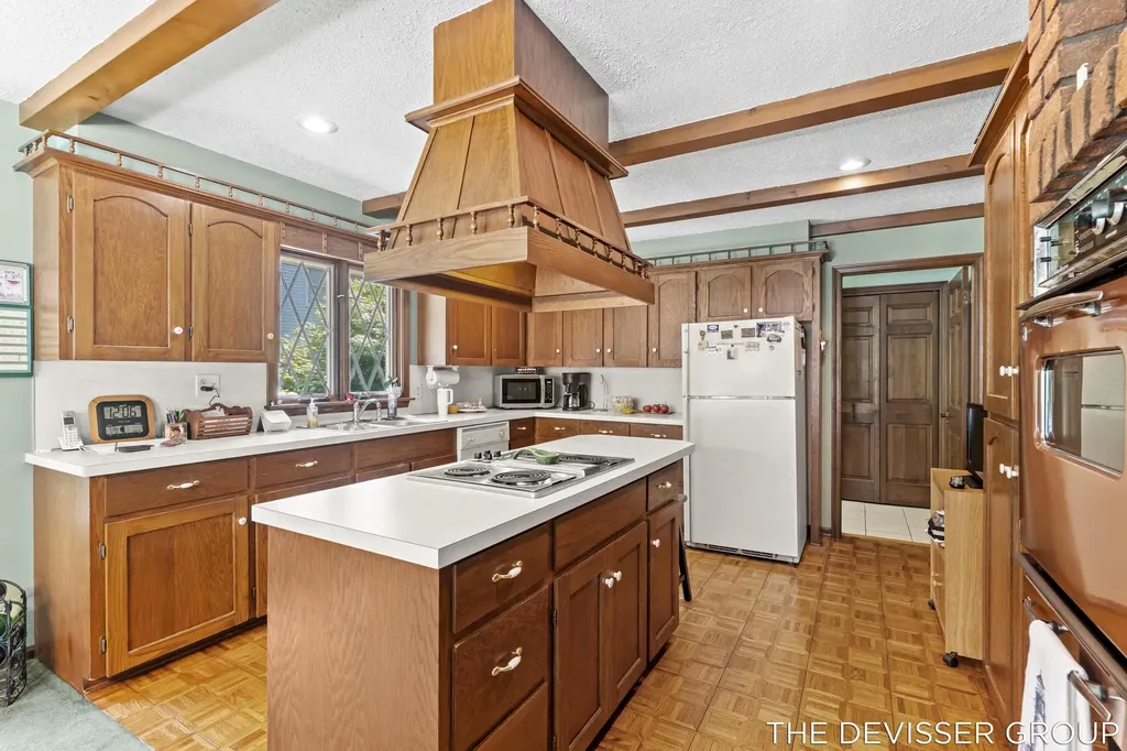 14289 Essenburg Drive Holland Charter Township MI 49424