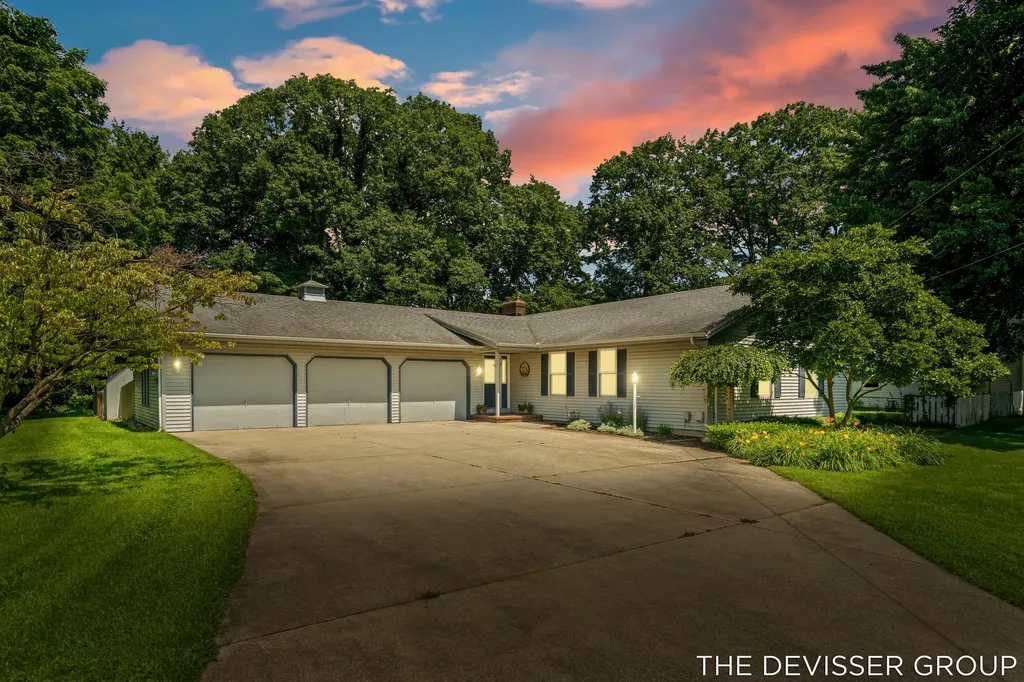 14289 Essenburg Drive Holland Charter Township MI 49424
