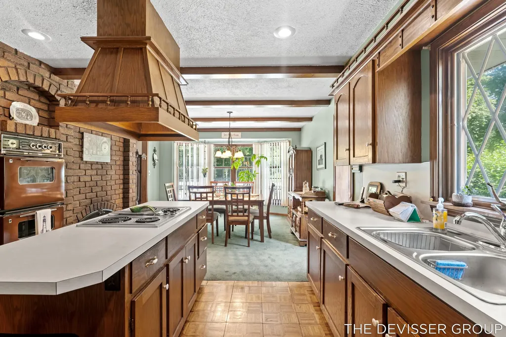 14289 Essenburg Drive Holland Charter Township MI 49424
