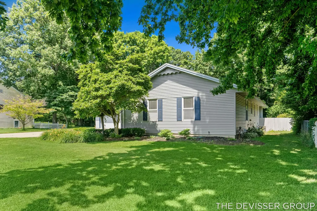 14289 Essenburg Drive Holland Charter Township MI 49424