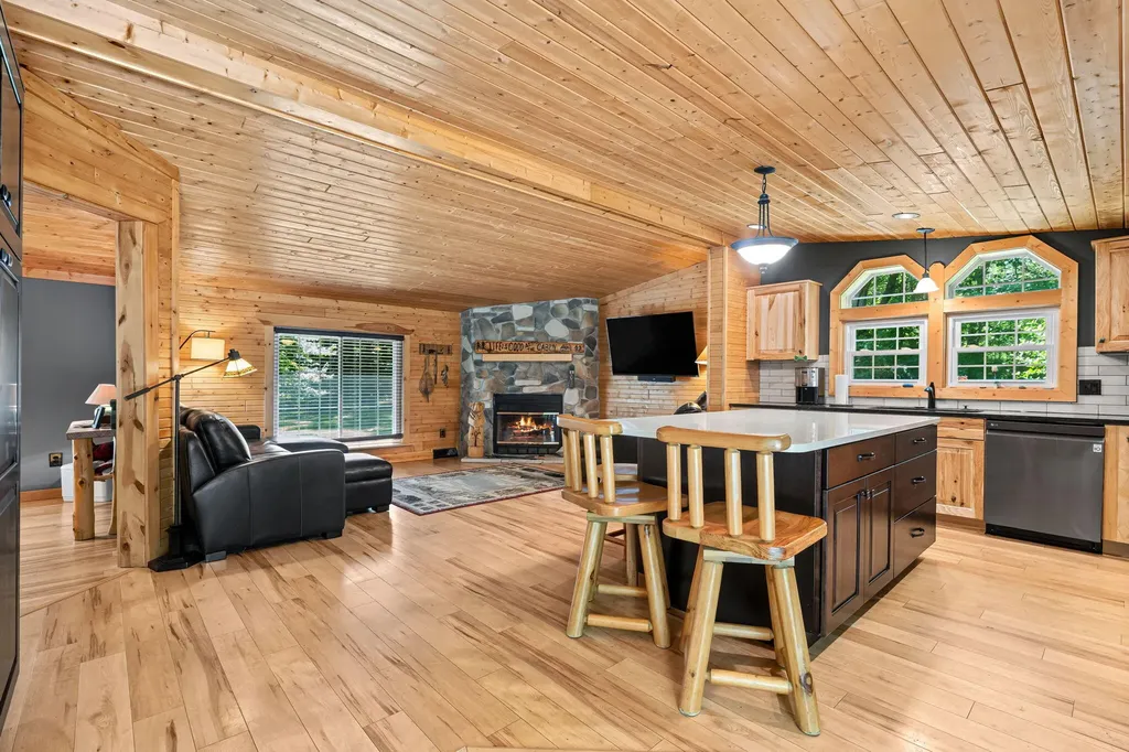2944 64th Street Saugatuck Township MI 49408