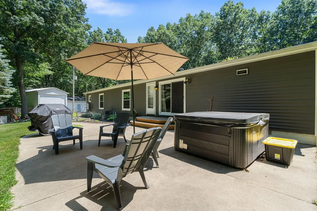 2944 64th Street Saugatuck Township MI 49408