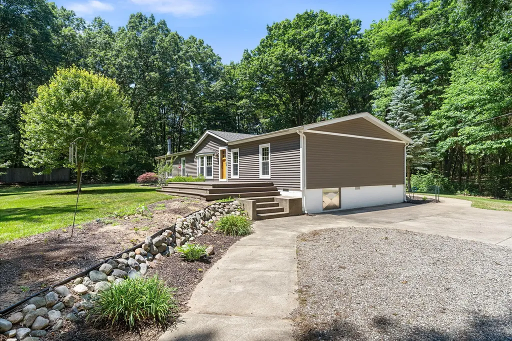 2944 64th Street Saugatuck Township MI 49408