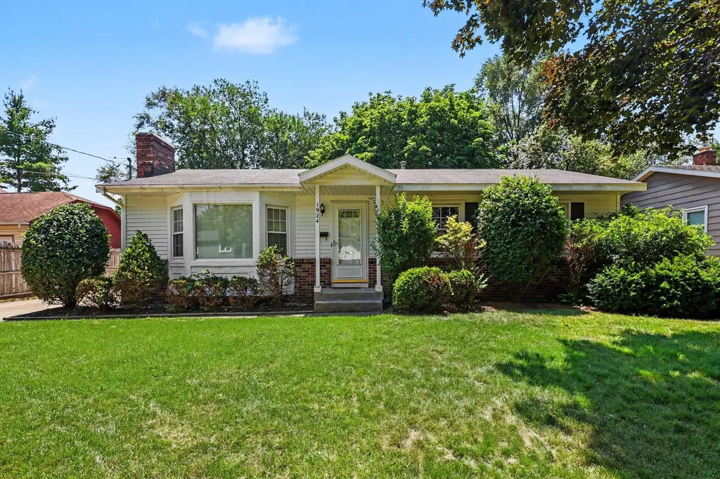 1924 Plymouth Terrace SE Grand Rapids City MI 49506