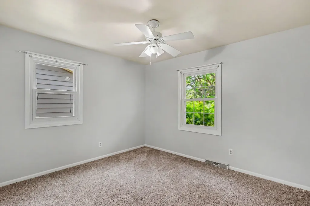 1924 Plymouth Terrace SE Grand Rapids City MI 49506